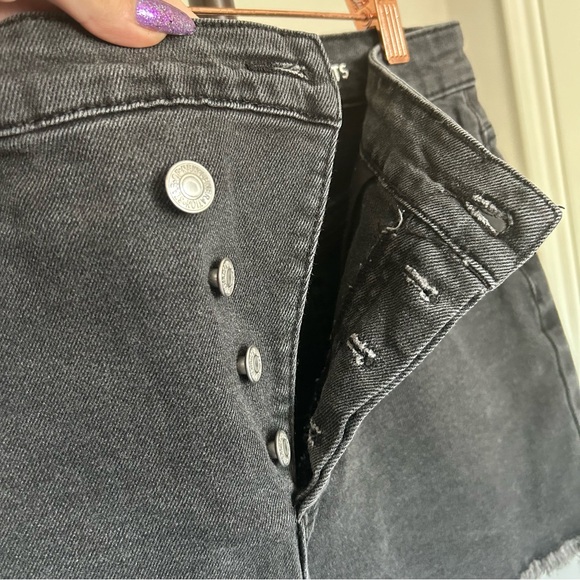 SONG Crossover Waist Black Distressed Denim High Waisted Shorts Women’s 9/29 - Picture 3 of 6